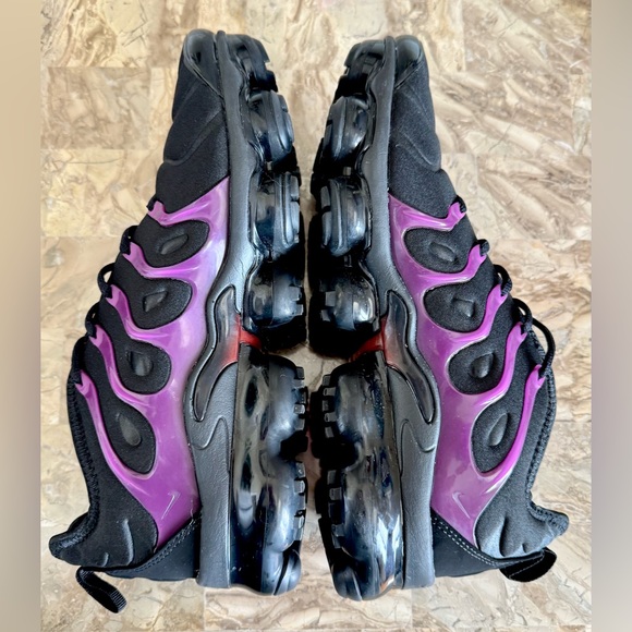Nike VaporMax Black Sneakers with Purple Accents - Picture 1 of 11